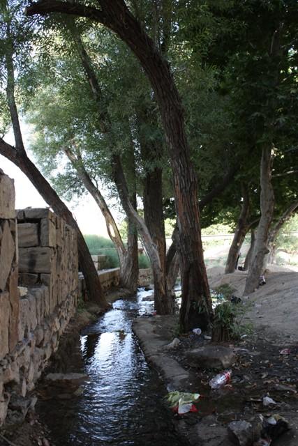 چشمۀ رکن آباد زباله دانی شد