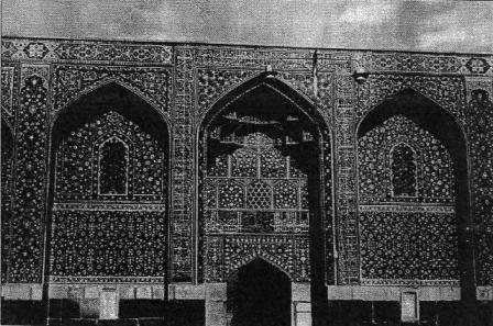 نمایی از دیوار صحن مجموعه بقعه شیخ صفی در اردبیل